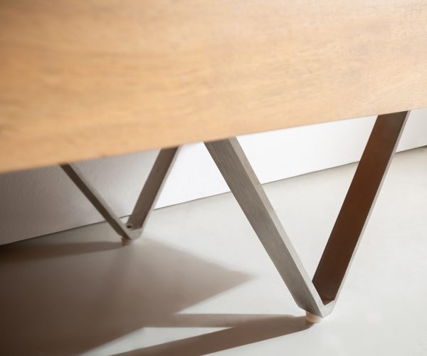 TV stolík Kayu 240 cm prírodná akácia 4 dvierka podstavec v tvare V - Image 5