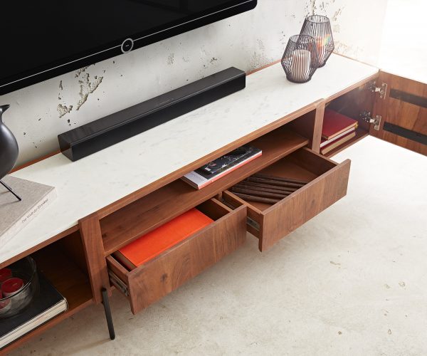 TV stolík Secara 200 cm akáciová hnedá 2 dvierka 2 zásuvky mramorový podstavec čierny - Image 5