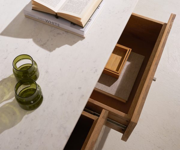 Konferenčný stolík Bahan 115x60 cm mango teak 2 zásuvky biely mramor - Image 4