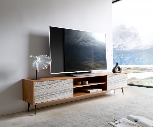 TV stolík Kleo 200 cm prírodná akácia 2 dvierka šikmá podstava čierny kov