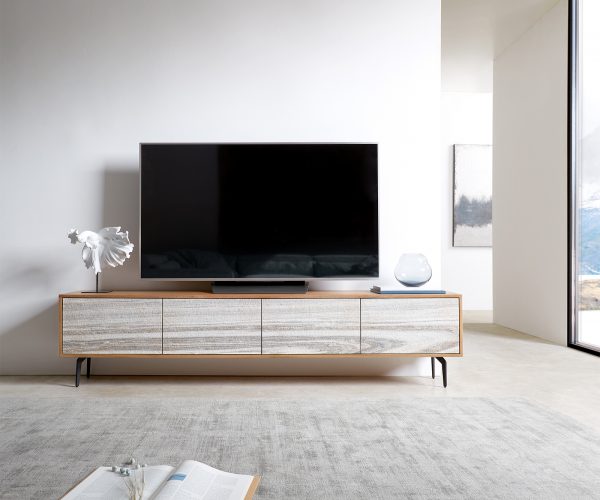 TV stolík Kleo 200 cm prírodná akácia 4 dvierka šikmá podstava čierny kov - Image 2
