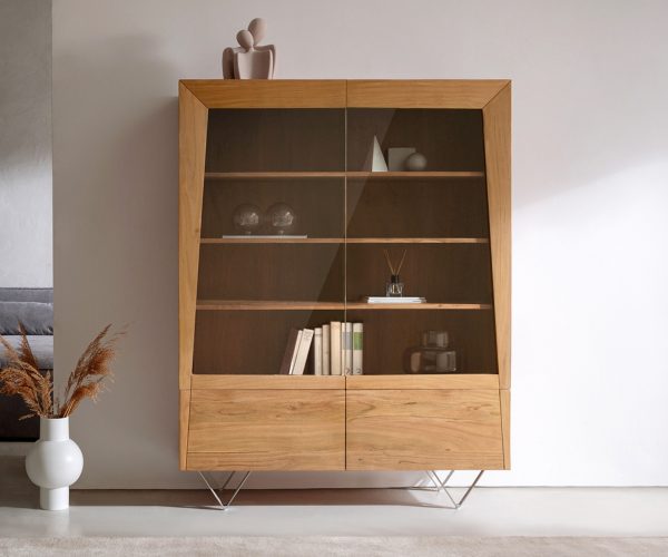 Skriňa Kayu 115x150 cm prírodná akácia 2 sklenené dvierka 2 drevené dvierka podstavec v tvare V - Image 2