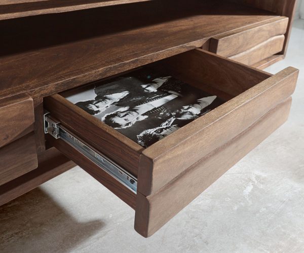 TV stolík Live Edge 146 cm akáciová hnedá 3 zásuvky 1 priehradka - Image 5
