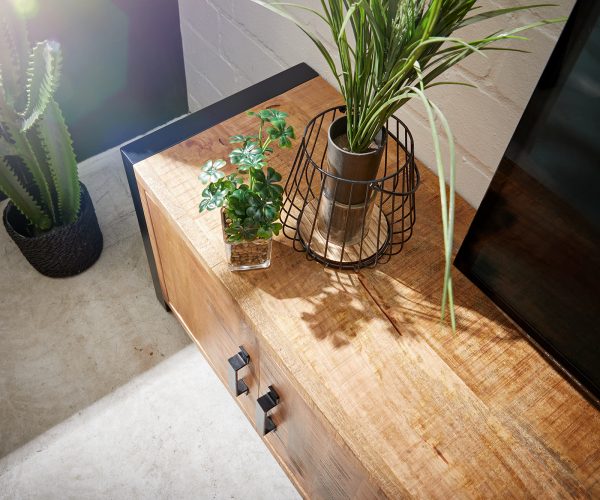 TV stolík Crompton 220 cm prírodný mangový kov čierny 4 dvierka 2 priehradky - Image 5