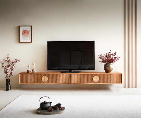 TV stolík Surimu 240x35x25 cm akácia svetlohnedá 4 dvierka korkové madlo na zavesenie - Image 2