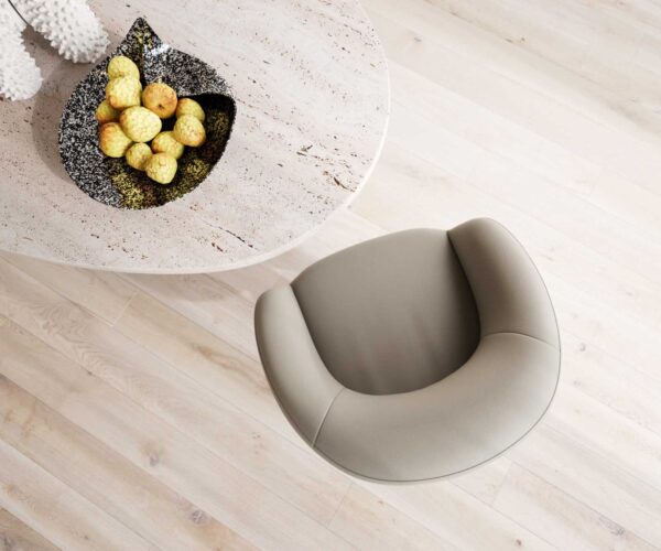 Otočná stolička Vinka-Flex s podrúčkami krížová základňa široká kovová čierna pravá koža sivobiela 180° vreckové pružiny - Image 4