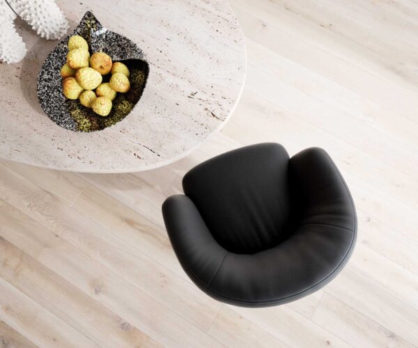 Otočná stolička Caja-Flex s podrúčkami krížová základňa široká kovová čierna pravá koža čierna 180° taštičkové pružiny - Image 4