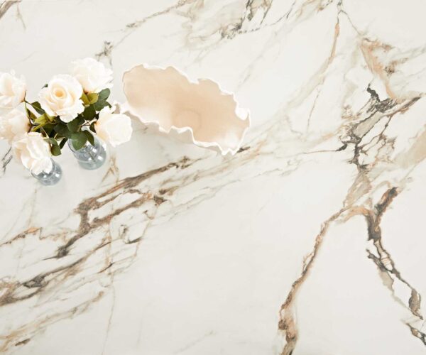 Jedálenský stôl Edge 200x100 keramický Calacatta Luxe bielo-zlato-šedý nerezový úzky - Image 3