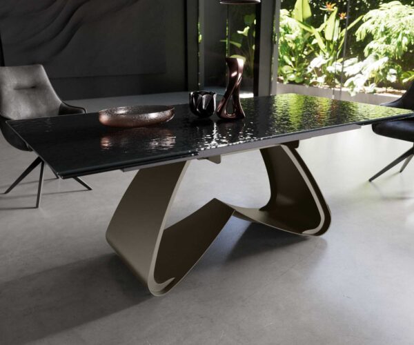 Jedálenský stôl Edge 200-300x100 Reliéfne sklo dymovo čierne 3D dizajn Podstavec v tvare W skladací - Image 5