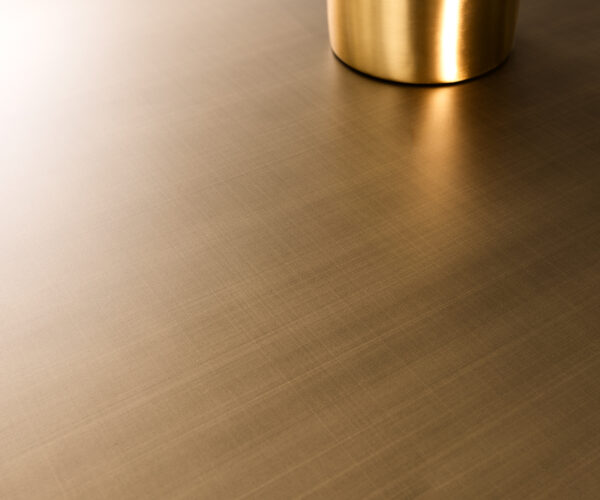 Príborník Taka 200 cm metalická zlatá 4 dvierka podstavec metalická čierna - Image 3