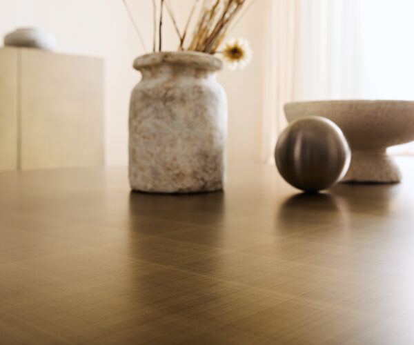 Konferenčný stolík Ryo 120x30 cm zlatý kovový - Image 5