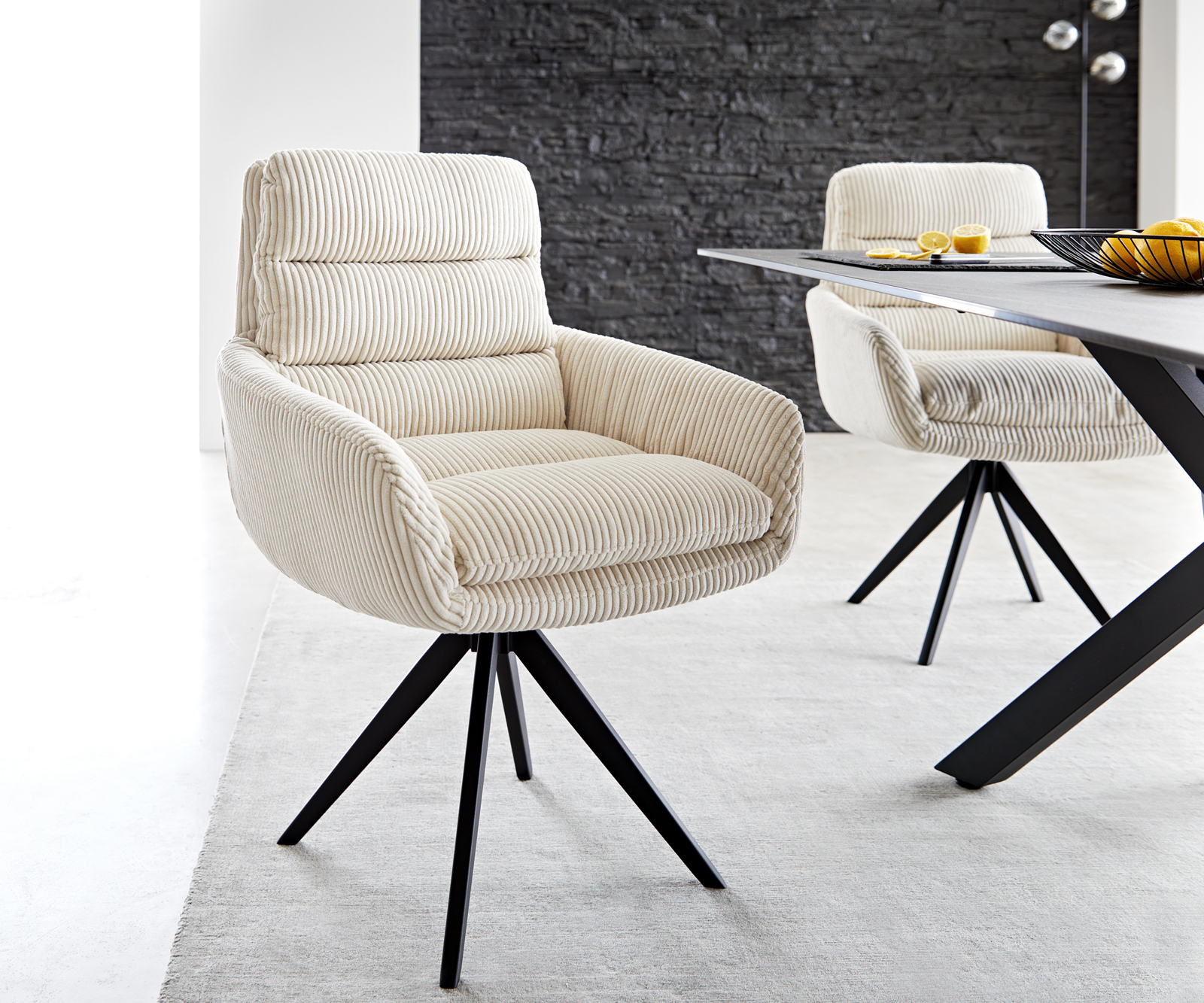 Jedálenská stolička Abelia-Flex s opierkami manšester béžová krížová podstava hranatá čierna