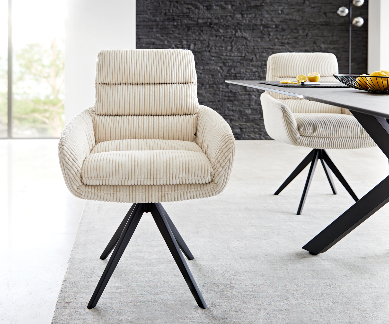 Jedálenská stolička Abelia-Flex s opierkami manšester béžová krížová podstava hranatá čierna - Image 2