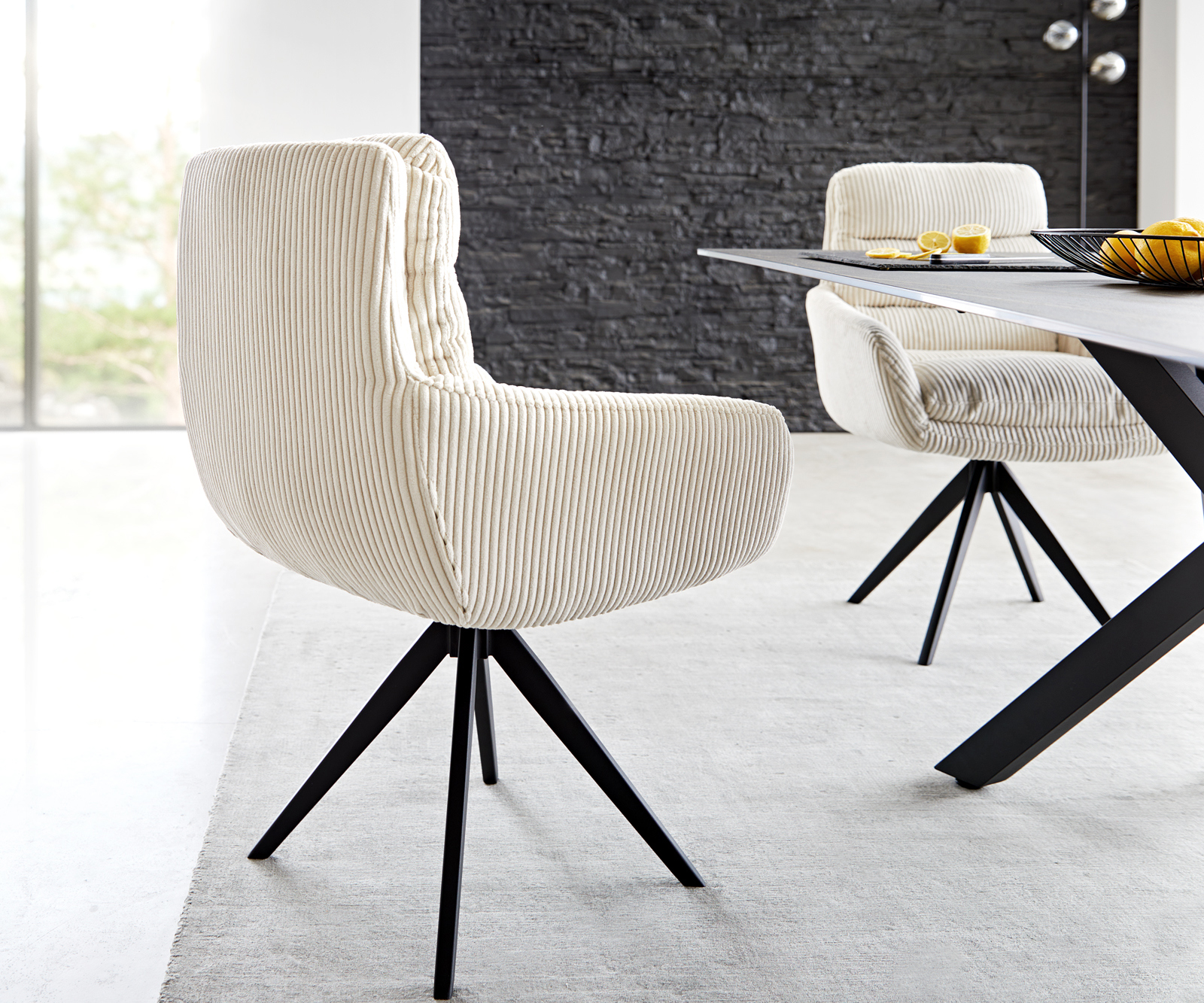 Jedálenská stolička Abelia-Flex s opierkami manšester béžová krížová podstava hranatá čierna - Image 5