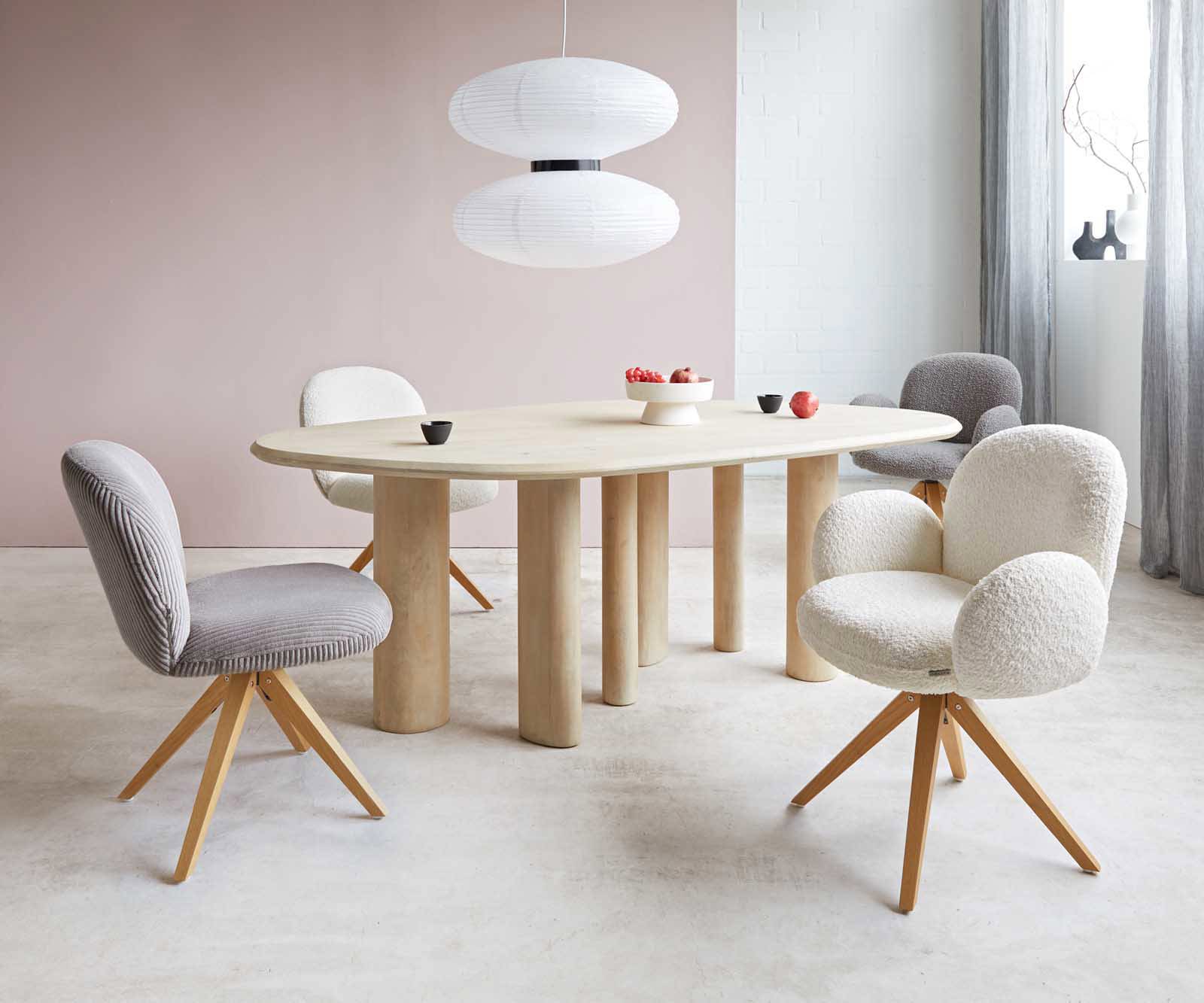 Otočná jedálenská stolička Nube-Flex s opierkami bouclé strieborno sivá drevená podstava hranatá prírodná 180° otočná vrecková pružina - Image 4