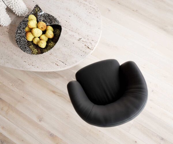 Otočná stolička Caja-Flex s podrúčkami krížová základňa široká kovová čierna pravá koža čierna 180° taštičkové pružiny - Image 4