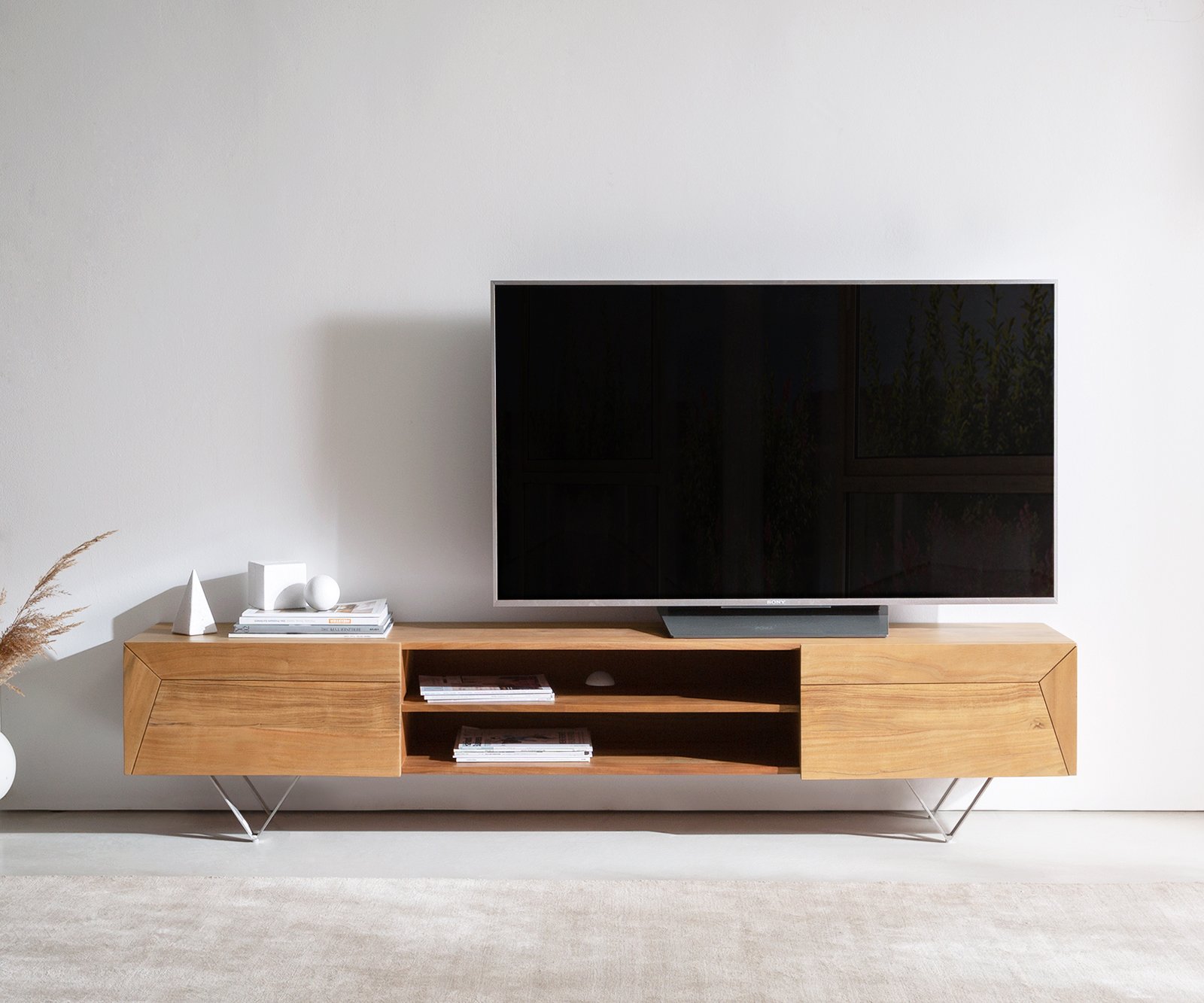 TV stolík Kayu 200 cm akácia prírodná 2 dvierka podstava v tvare V - Image 2