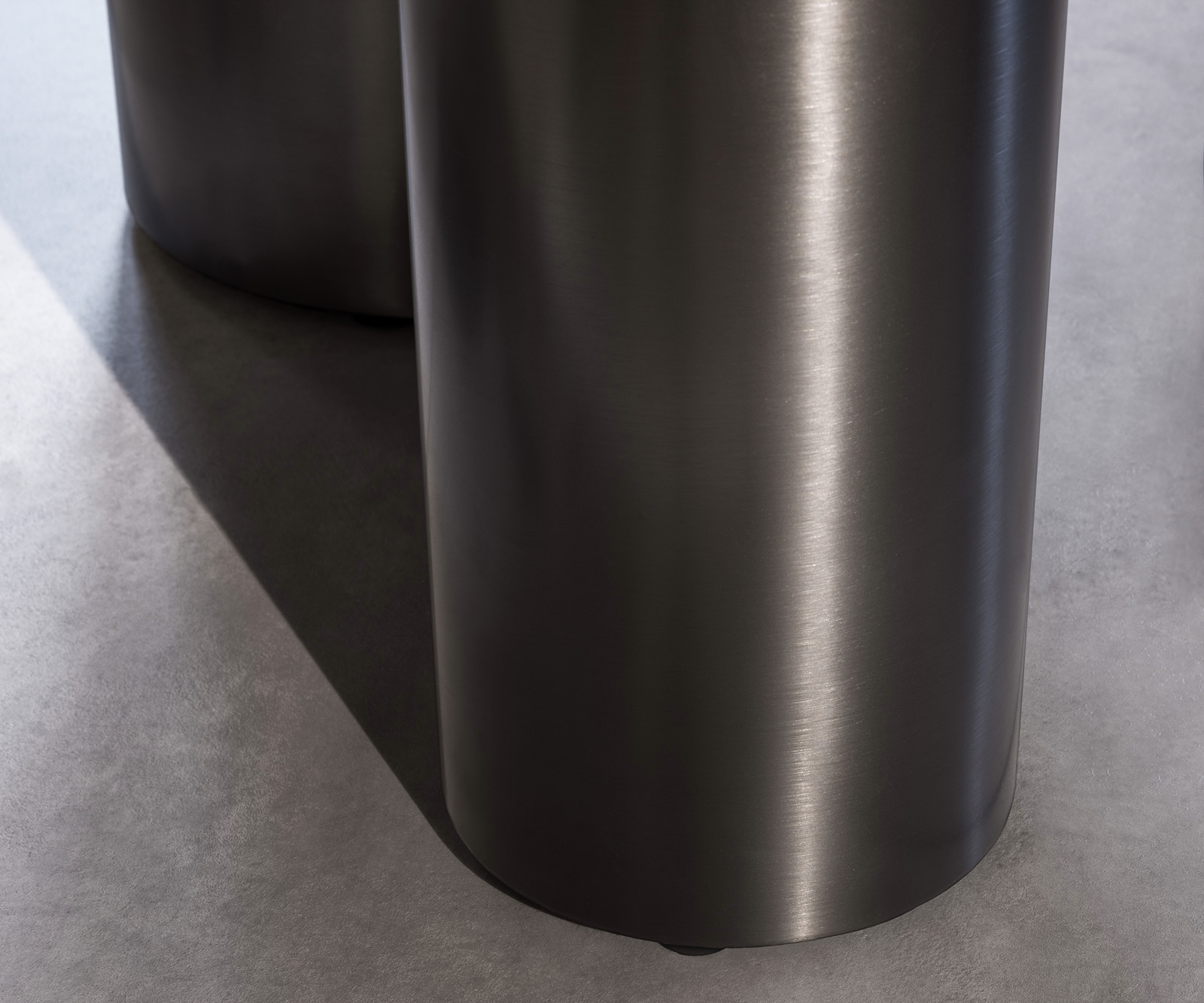 Jedálenský stôl Edge oválny 280x130 keramika Laminam® Sabbia dubová farba Troa nerezová oceľ grafitová - Image 7