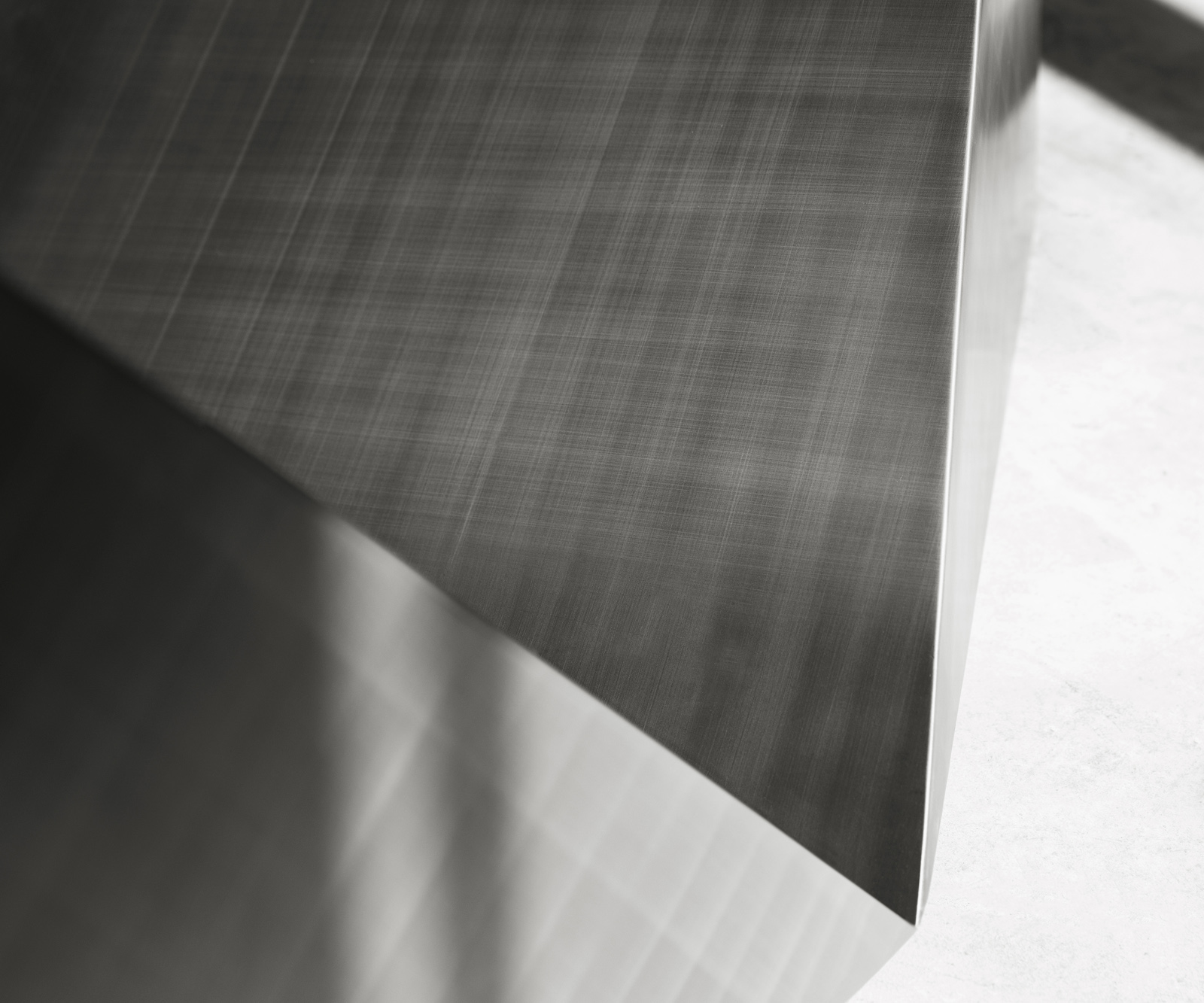 Jedálenský stôl Edge oválny 280x130 keramika Laminam® Sabbia dubová farba Prisma metalická strieborná - Image 7