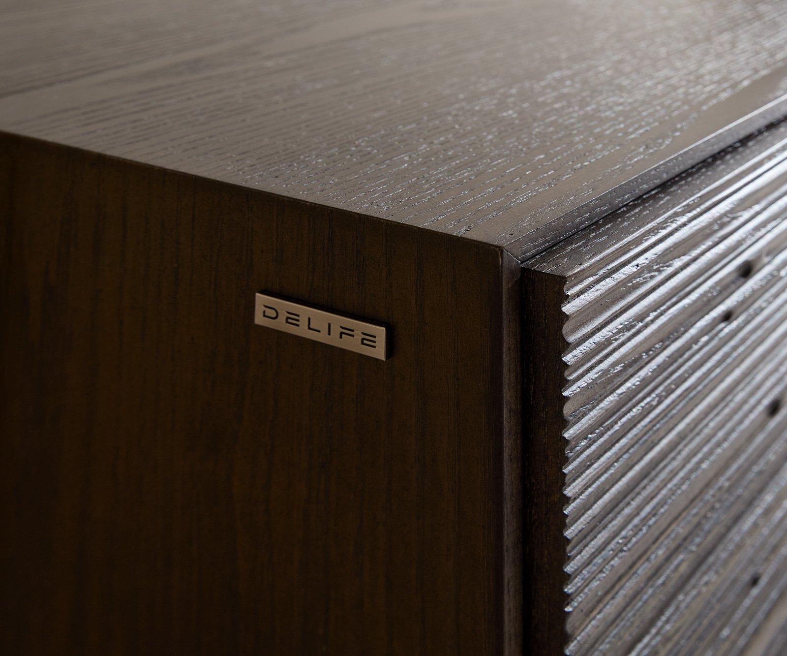 Komoda Tereos 200 cm jaseň tmavohnedá 3D efekt 4 dvierka okrúhla podstava kov čierna - Image 4