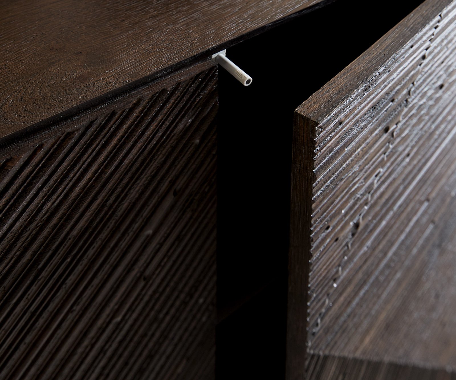 Komoda Tereos 200 cm jaseň tmavohnedá 3D efekt 4 dvierka okrúhla podstava kov čierna - Image 6