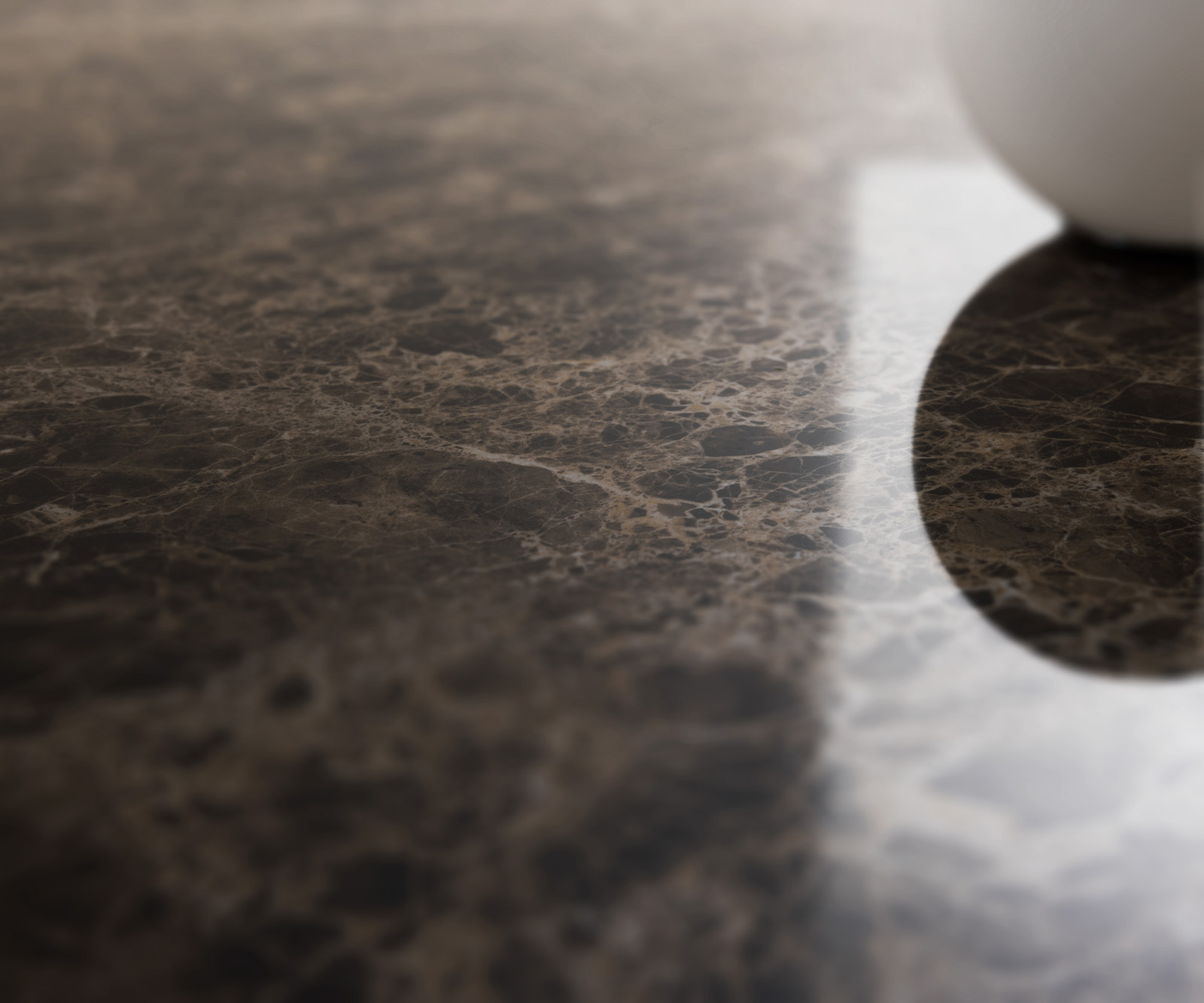 Konferenčný stolík Edge zaoblený 140x80 cm keramika Laminam® Emperador Extra Lucidato tmavohnedá Conis metalická strieborná - Image 5
