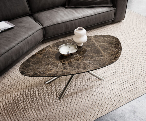 Konferenčný stolík Edge organický 140x76 cm keramika Laminam® Emperador Extra Lucidato tmavohnedá Sarity nerezová oceľ kefovaná - Image 4