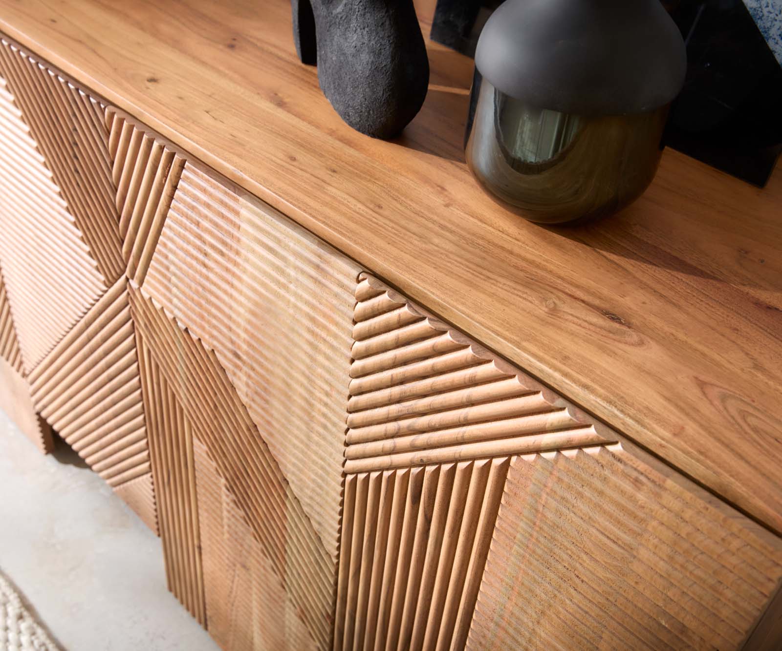 Komoda Naxxar 180 cm akácia prírodná 5 dvierka - Image 5