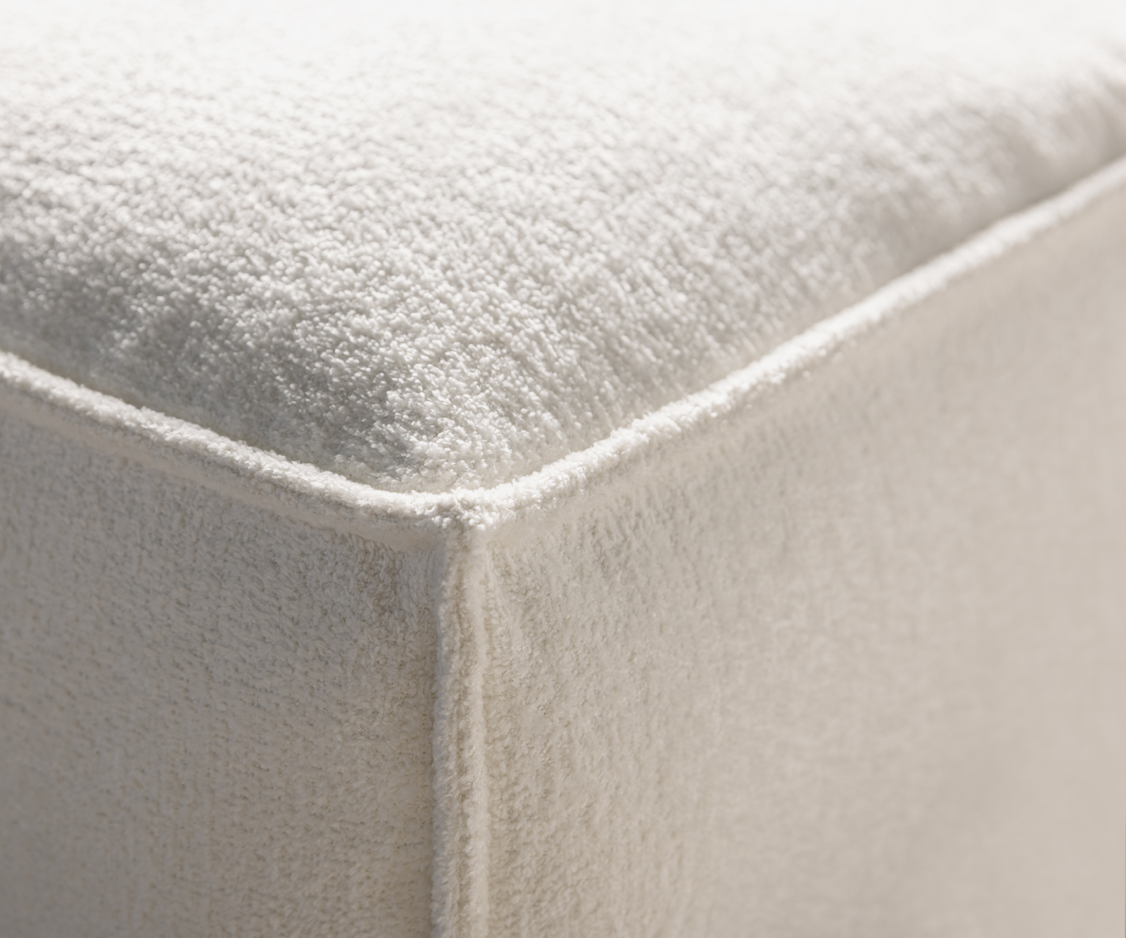 Veľká pohovka Freestyle 280x110 cm bouclé mäkká béžová lemovanie - Image 5