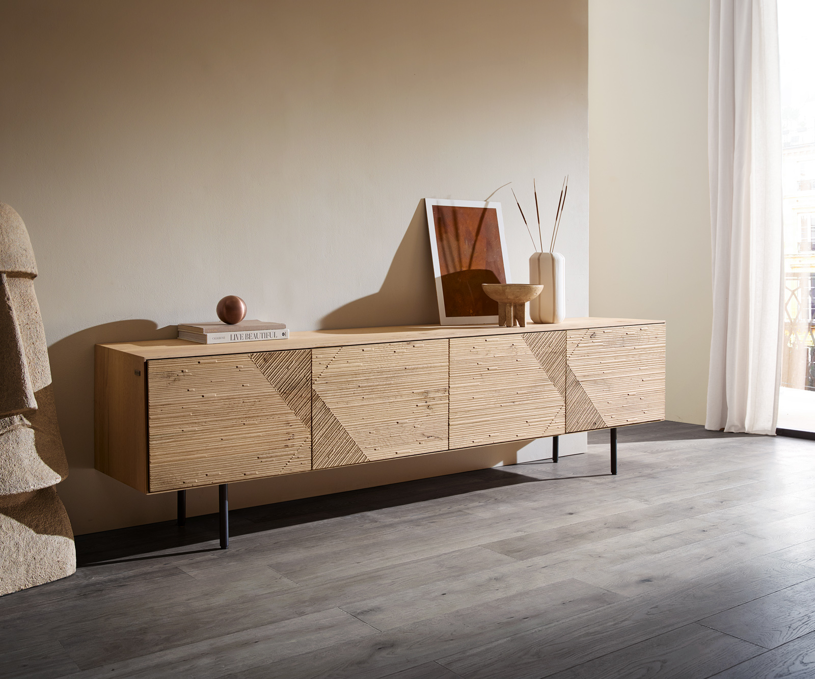 TV stolík Tereos 220 cm dub prírodný 3D efekt 4 dvierka okrúhla podstava kov čierna