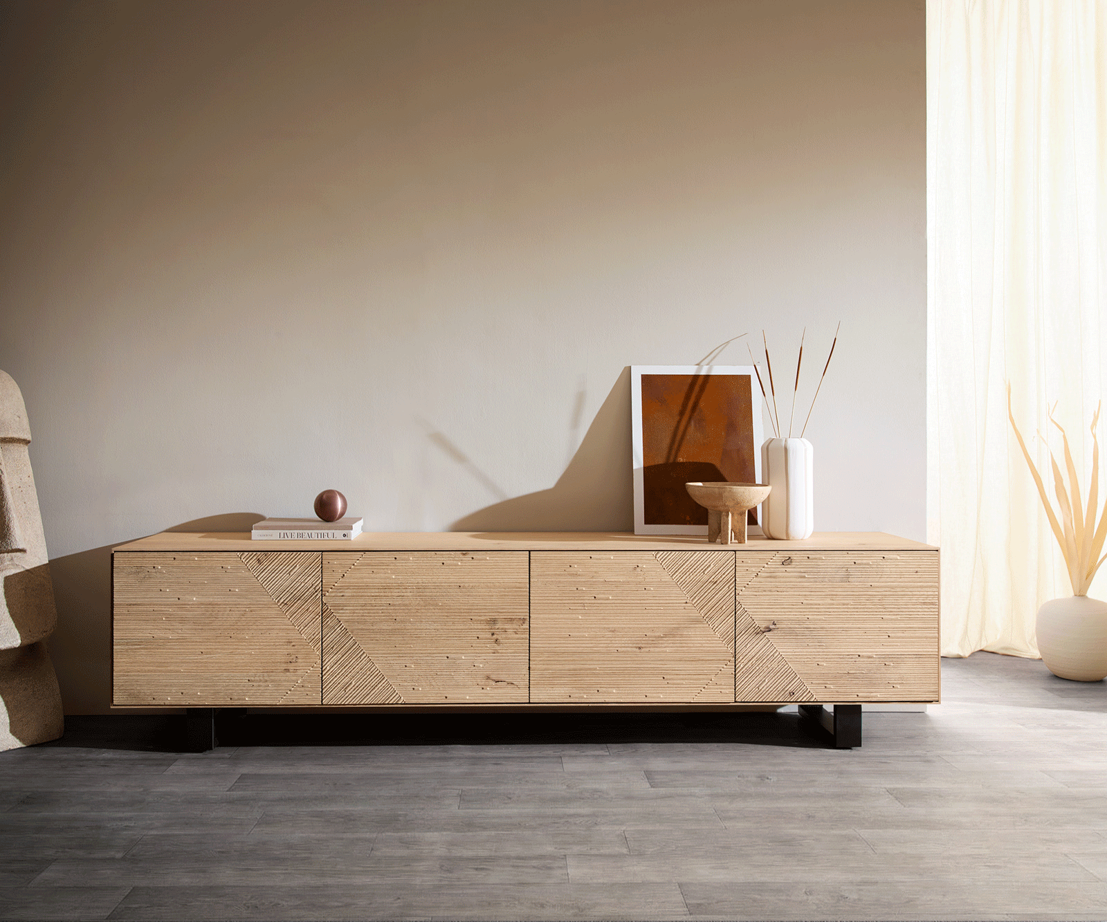 TV stolík Tereos 220 cm dub prírodná 3D efekt 4 dvierka podstava kov čierna - Image 5