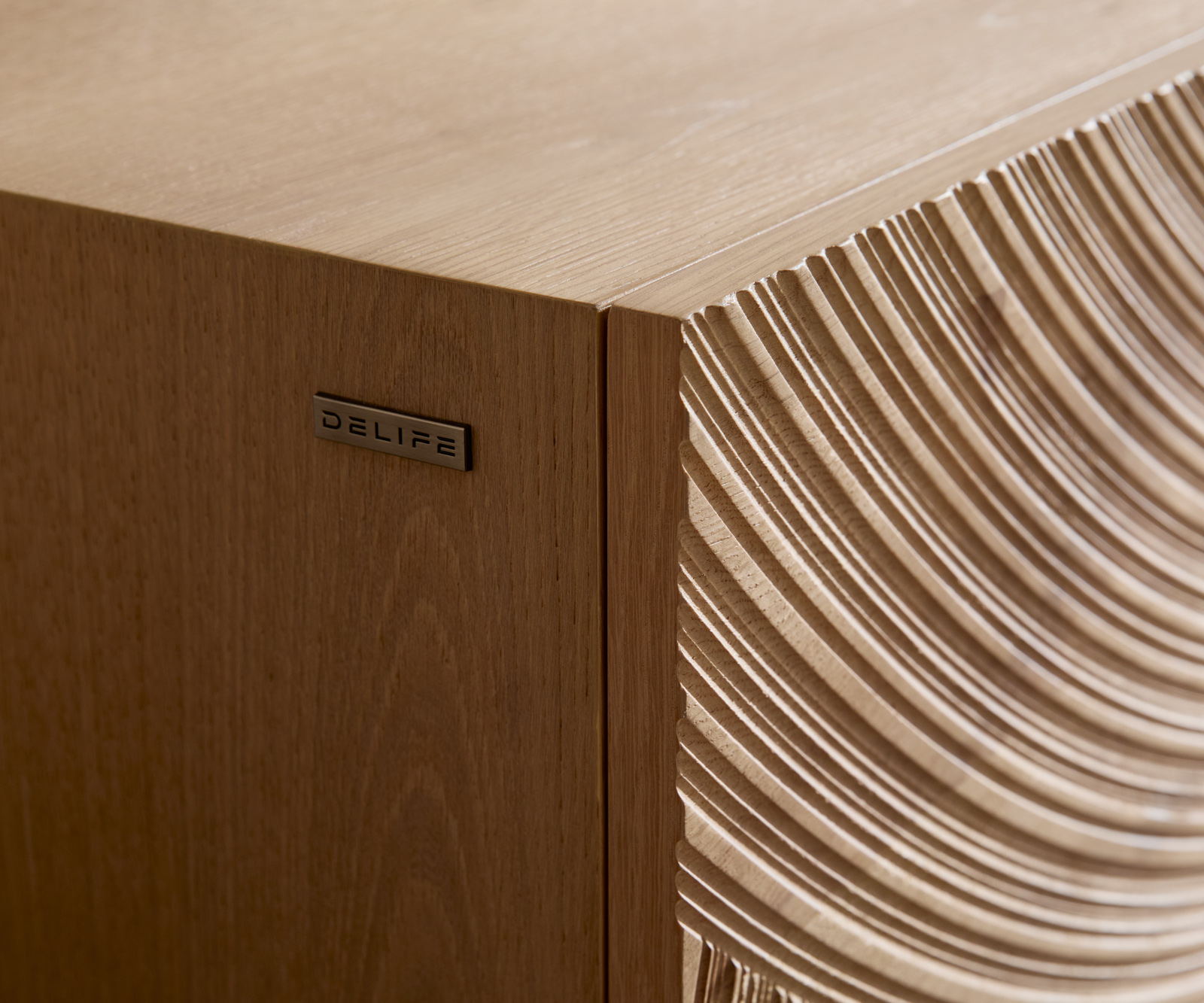 Komoda Ashara 200 cm dub prírodná 3D efekt 4 dvierka podstava v tvare L nerezová oceľ kefovaná - Image 5