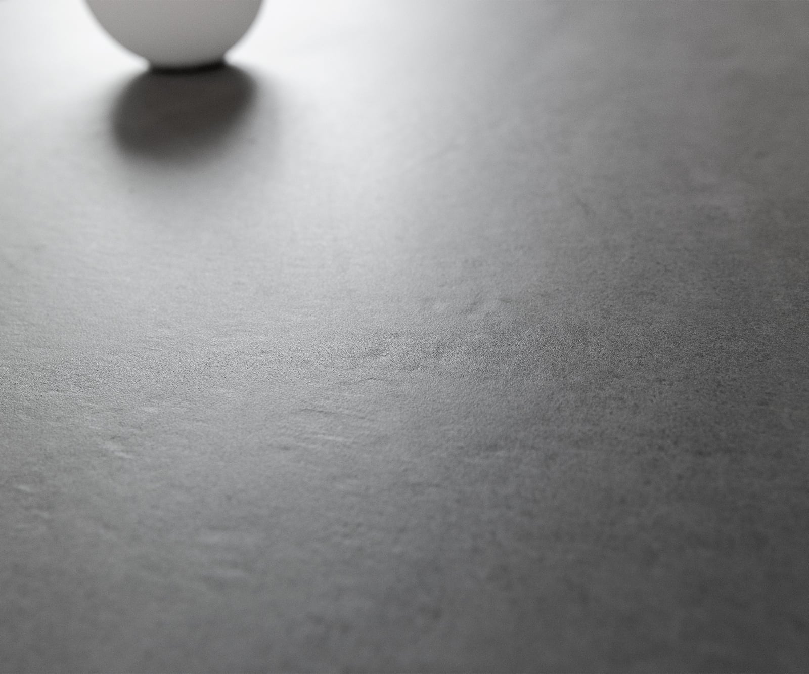 Jedálenský stôl Edge zaoblený 200x100 cm keramika betónová sivá krížová podstava obdĺžniková nerezová oceľ - Image 5