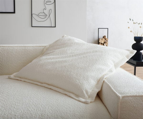 Vankúš Sirpio XL 85×85 bouclé bielo-krémová