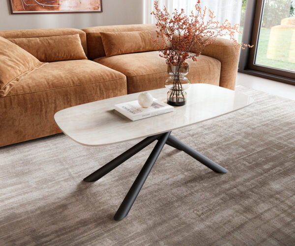 Konferenčný stolík Edge zaoblený tvar 100×50 cm keramika onyx šampanské Sarity kov čierna