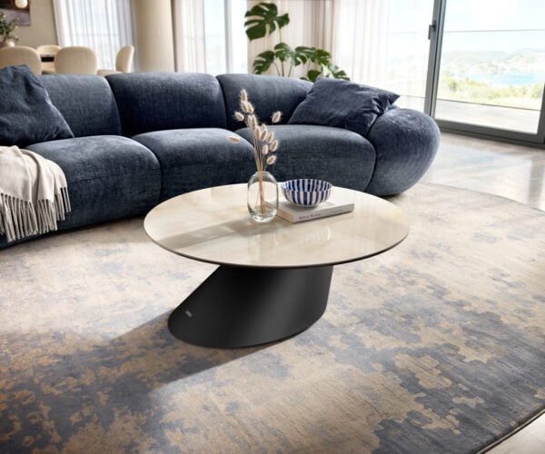Konferenčný stolík Edge okrúhly 90×90 cm keramika onyx šampanské Conis kov čierna